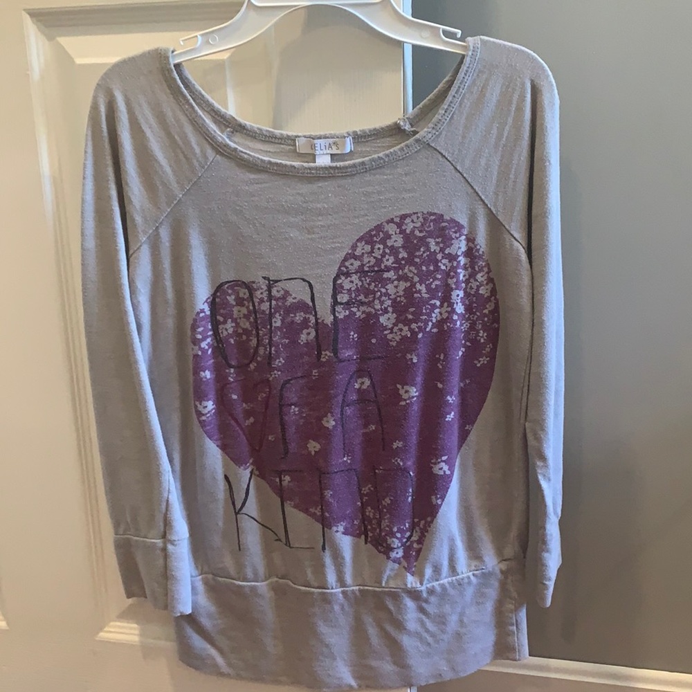 Women’s small top from delia’s